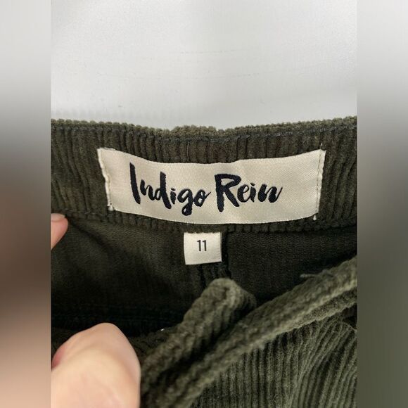 Indigo Rein Juniors Dark Green Corduroy Mini Skirt size 11 - Picture 2 of 4